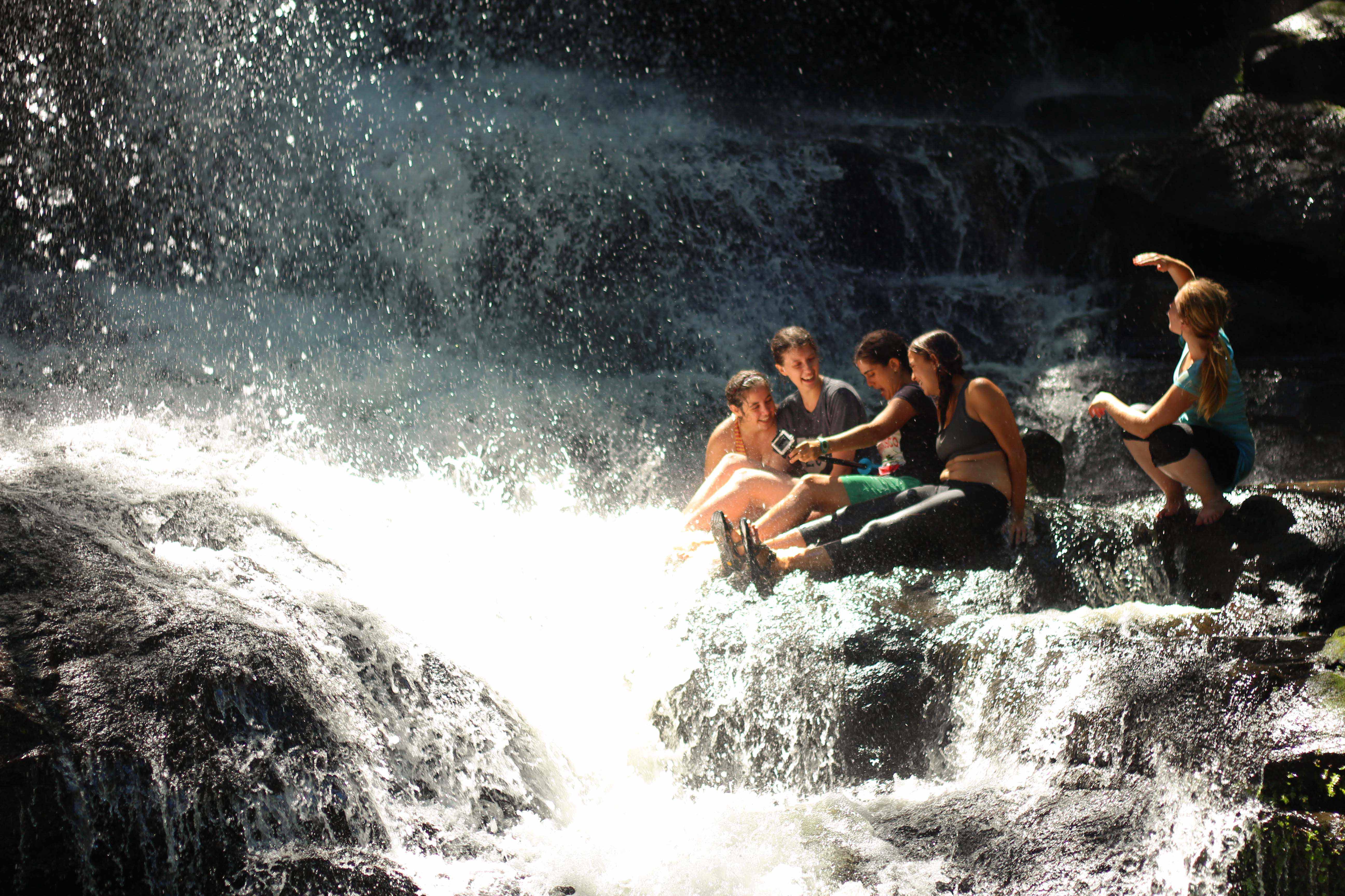 Parque Ybycui Salto Guarani Rocks