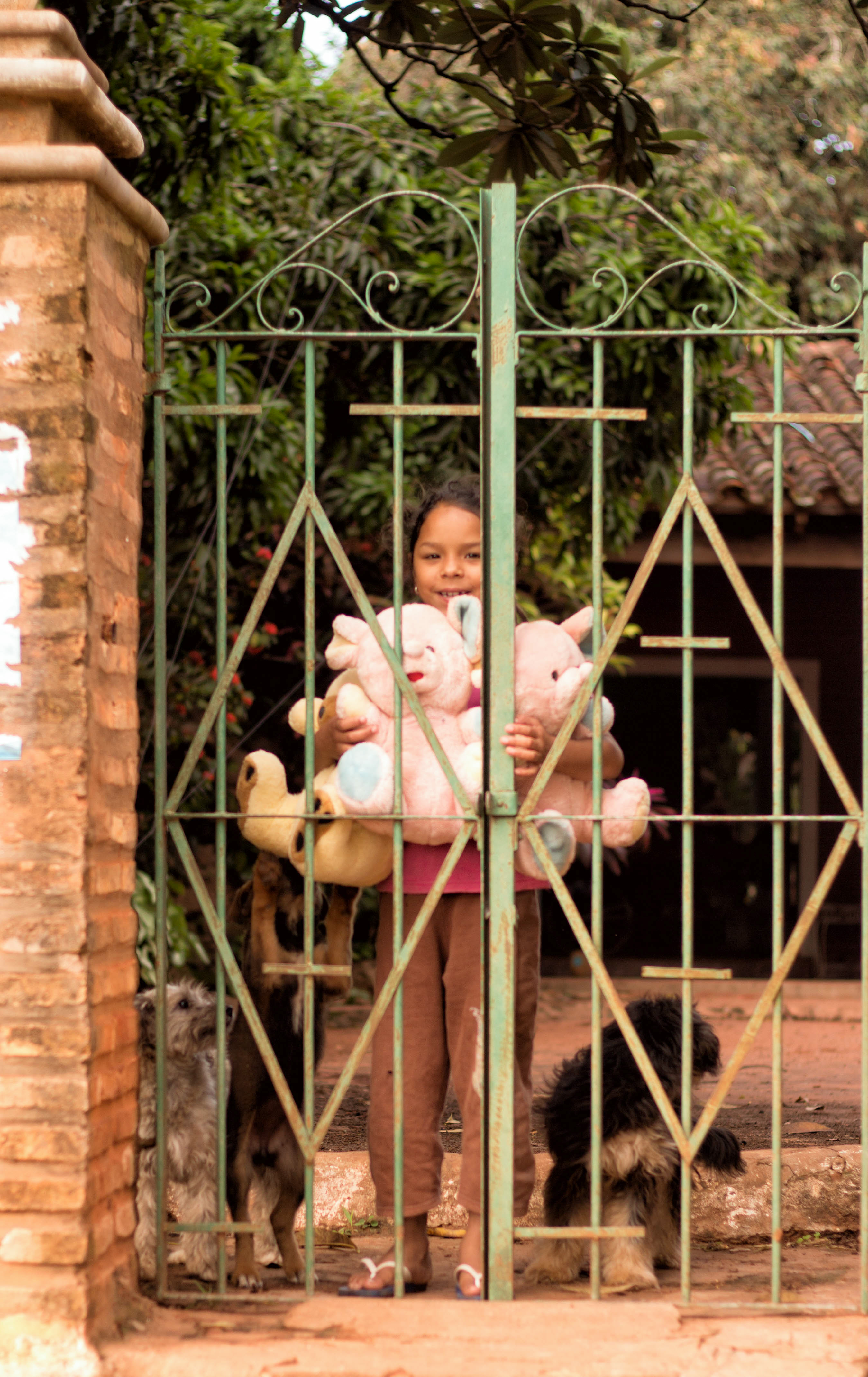 Cumbarity - Ana with her stuffed animals